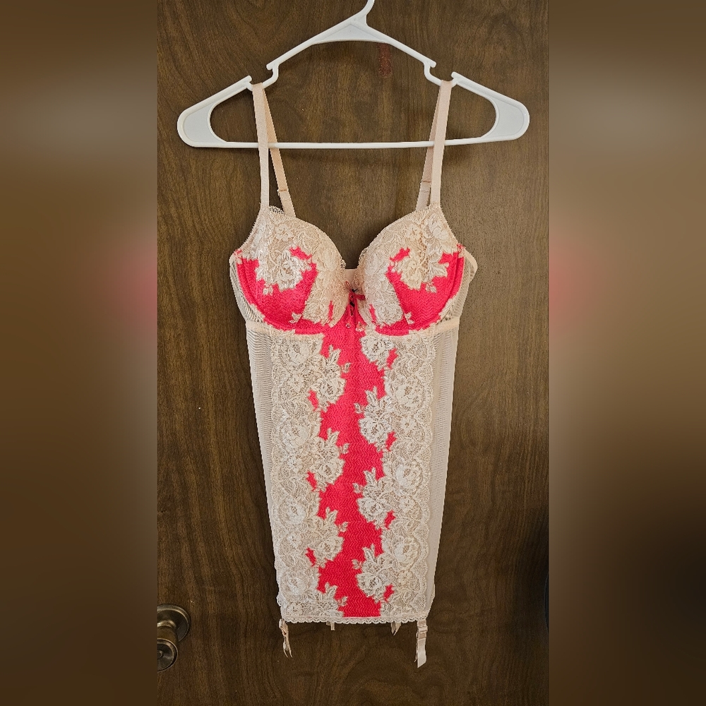 Victorias Secret Lingerie- ivory/red hot